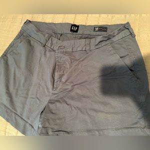 Gap mid rise short size 16